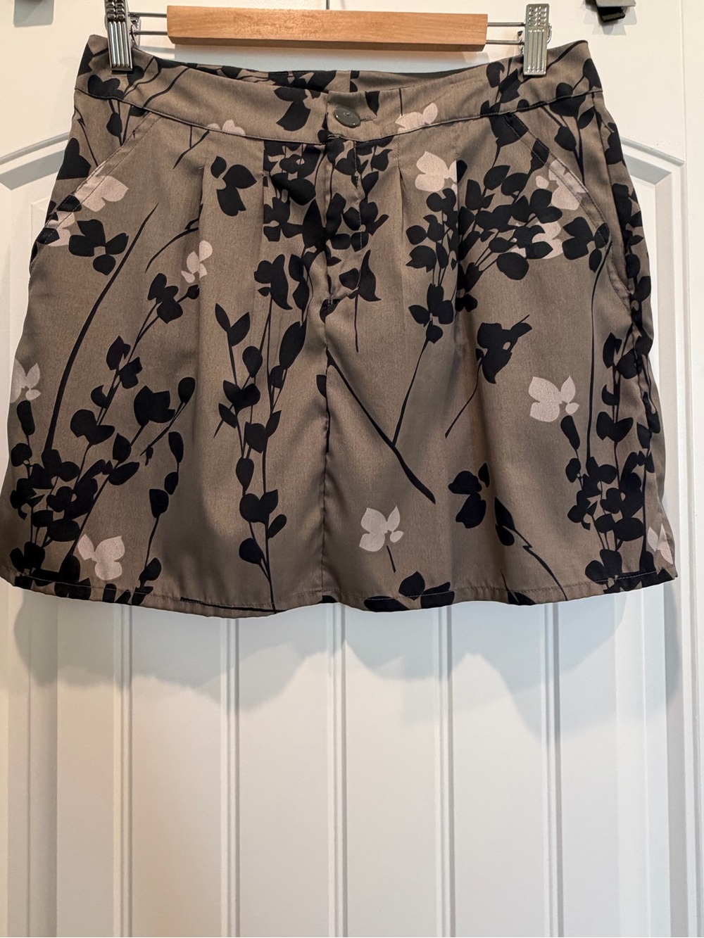 GAP Taupe Mini Skirt with Black Floral Print